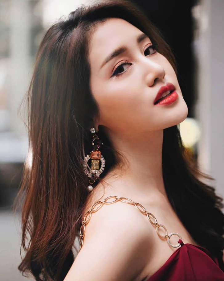 Thuê make up tại nhà giá bao nhiêu
