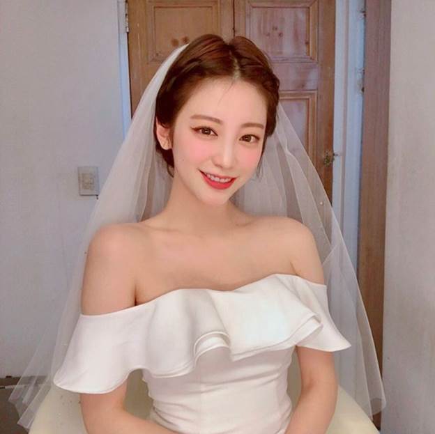 Có nên hay không khi chọn thuê trang điểm ngày cưới cho cô dâu tại nhà?