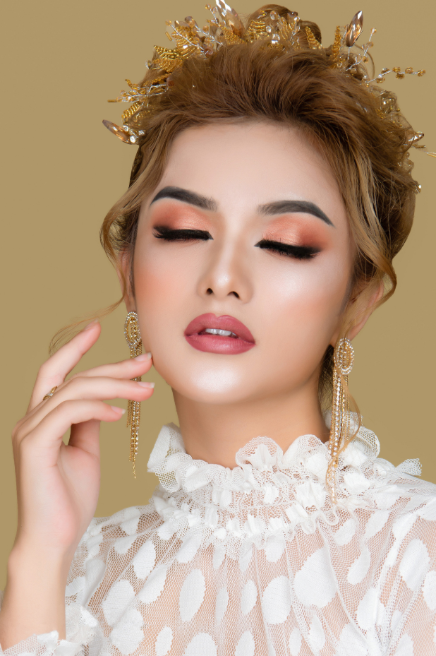 Đôi mắt chính là điểm nhấn của phong cách trang điểm kiểu Ấn Độ