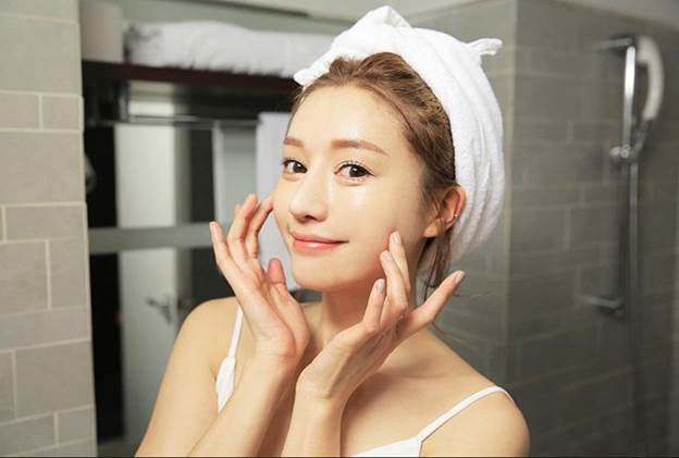 Những lưu ý quan trong các nàng cần nhớ khi trang điểm da dầu để lâu bị trôi?