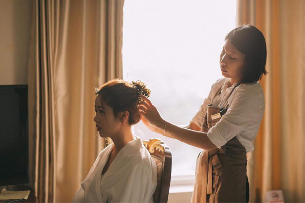 trang điểm cho người trung niên tại nhà giá rẻ