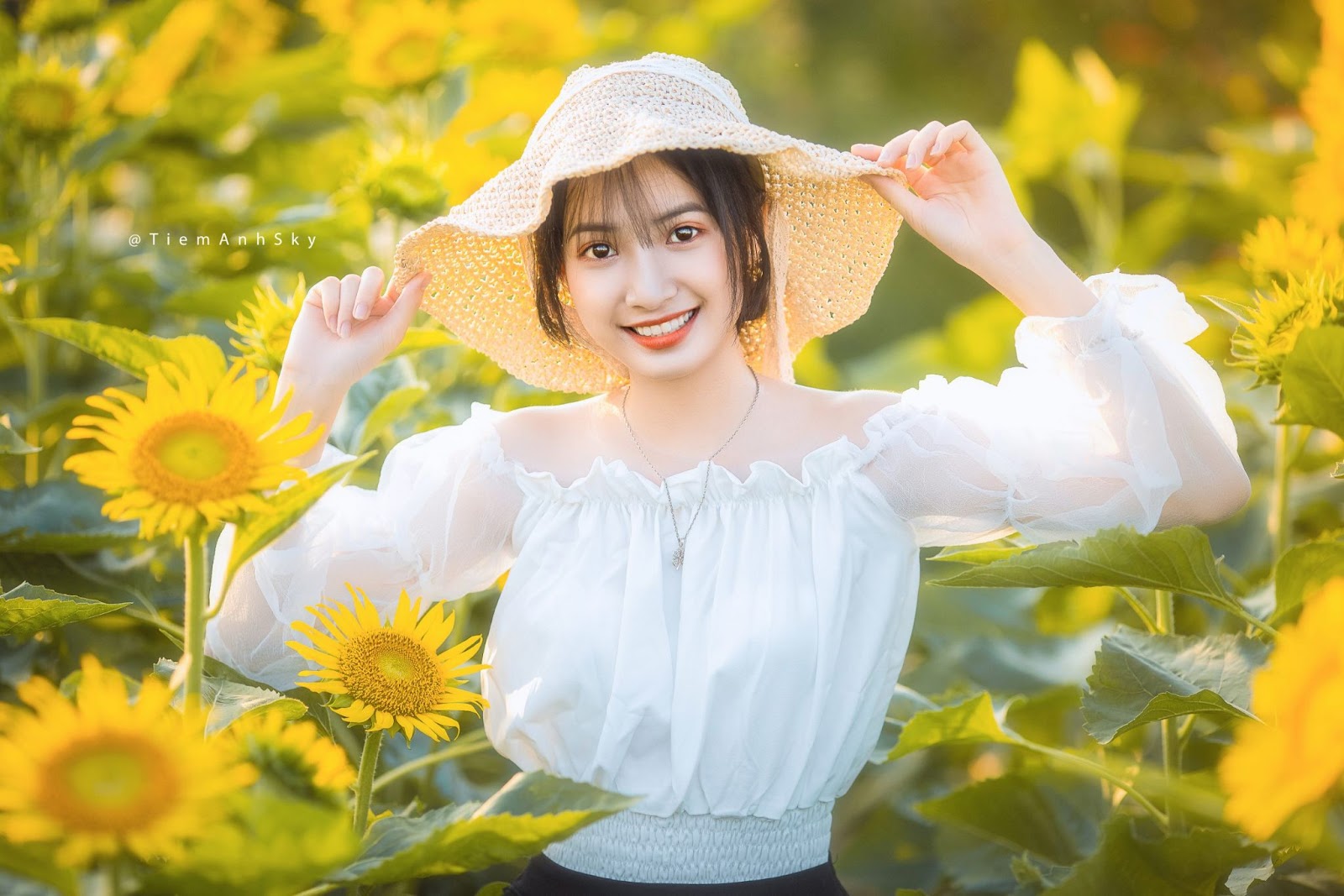 Trang điểm chụp ảnh ngoài trời Hà Nội