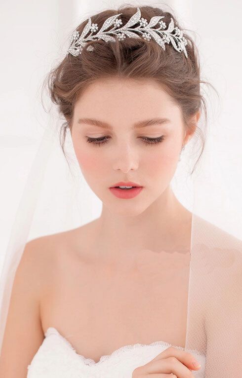 trang điểm cô dâu kiểu tây
