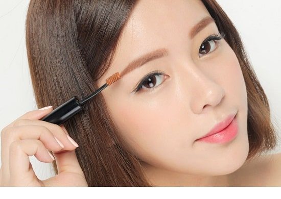 trang điểm cho cô dâu mặt nhỏ