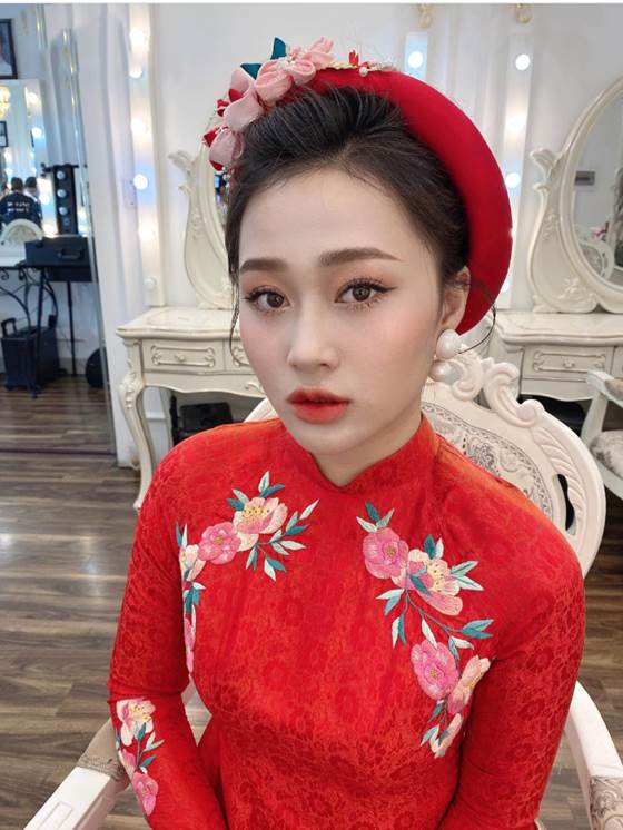Trang điểm với cô dâu có khuôn mặt tròn