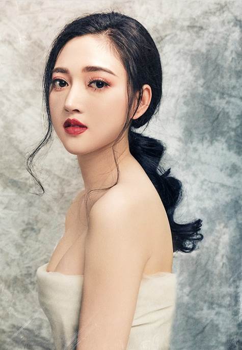lối trang điểm cô dâu phong cách sexy 