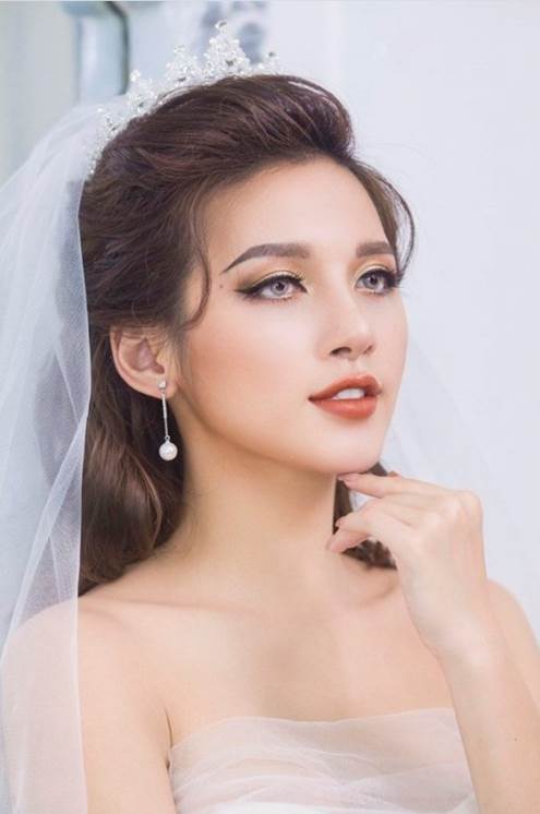 lối trang điểm cô dâu phong cách sexy 