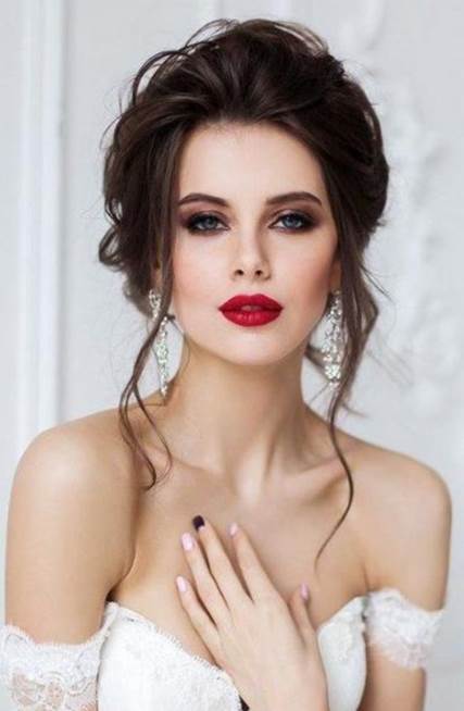 lối trang điểm cô dâu phong cách sexy 