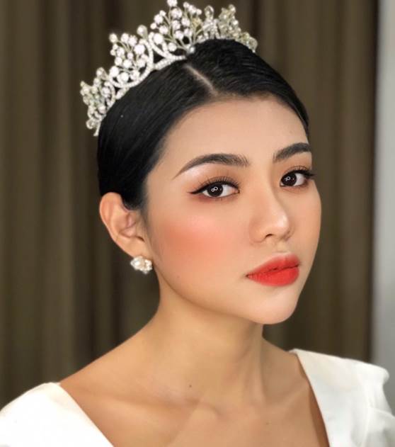 lối trang điểm cô dâu phong cách sexy 