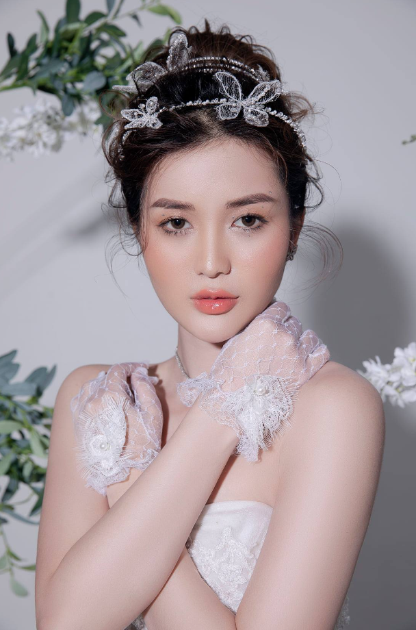 trang điểm cô dâu tại nhà Hà Nội giá bao nhiêu