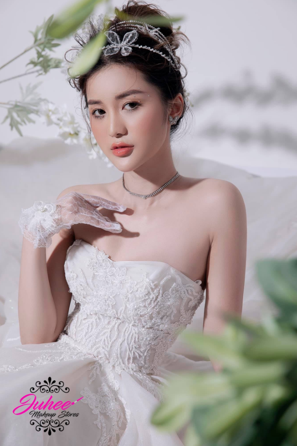 trang điểm cô dâu tại nhà Hà Nội giá bao nhiêu