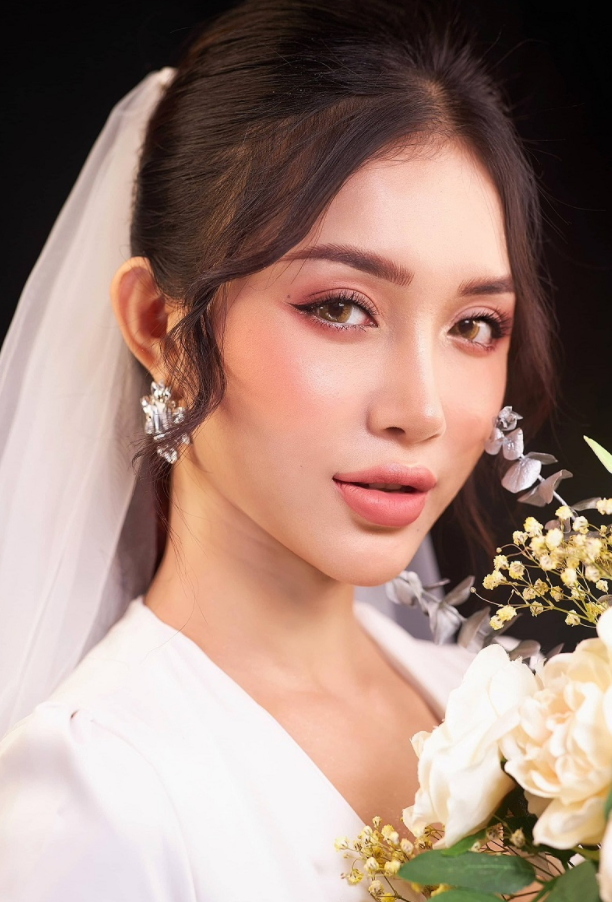 phong cách trang điểm kiểu cổ điển