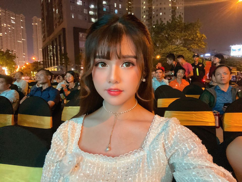 Trang điểm đi chơi tối tại Hà Nội 