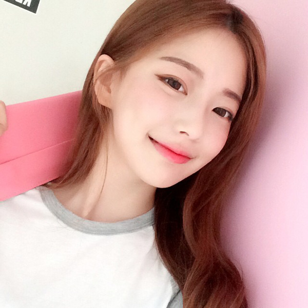 các bước trang điểm nhẹ nhàng đi học cho các cô nàng tuổi teen