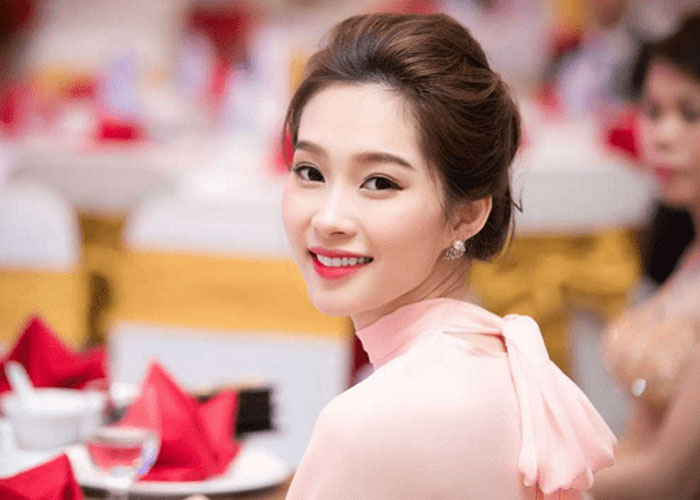 Trang điểm đi sự kiện ban ngày ở đâu rẻ