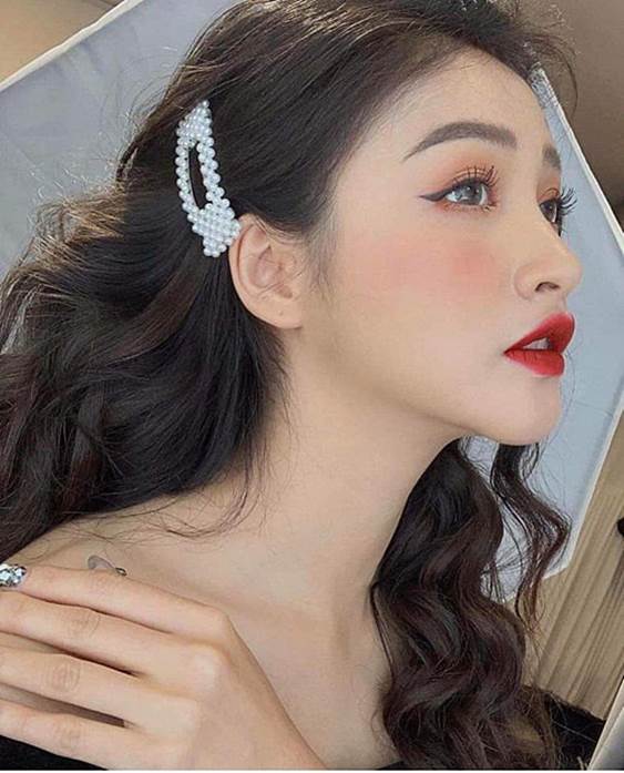 kiểu tóc siêu xinh cho các cô gái trang điểm dự tiệc 2021