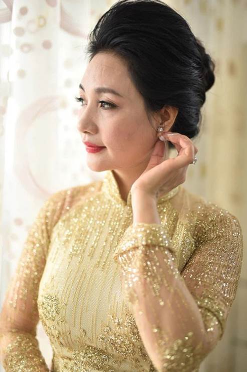 Những lưu ý khi làm tóc và trang điểm khu vực Đình Thôn tại nhà dành cho mẹ cô dâu