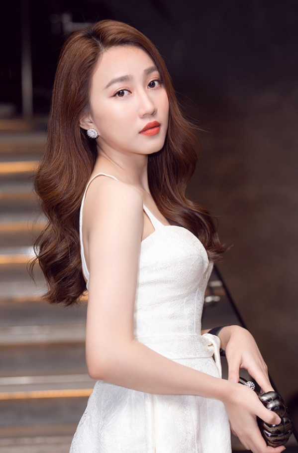 trang điểm làm tóc đi đám cưới ở đâu