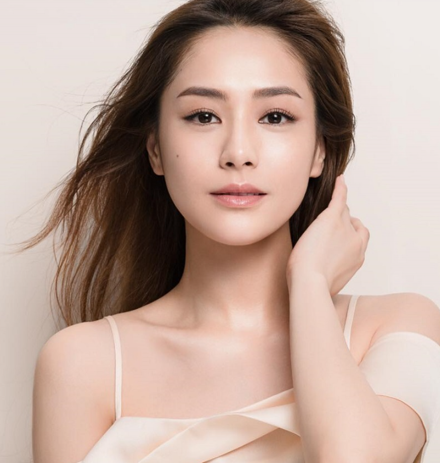 trang điểm cho lớp nền đẹp ở tuổi trung niên