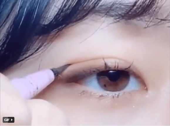 Trang điểm mắt 1 mí thành 2 mí nhanh như chớp mắt