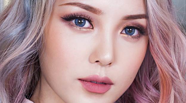Trang điểm mắt màu tím xu hướng make up mới 
