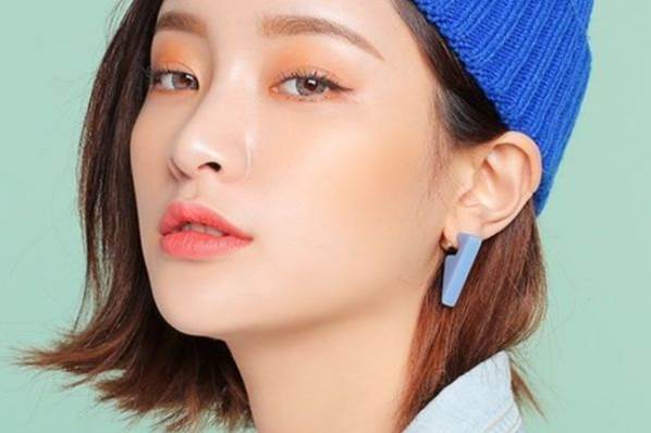 Màu mắt tông hồng kết hợp với màu cam đào