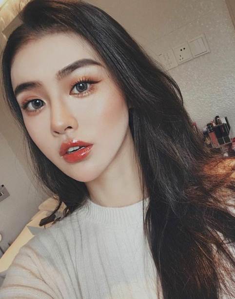 Bí kíp trang điểm mắt màu nâu đồng cho các cô nàng công sở 