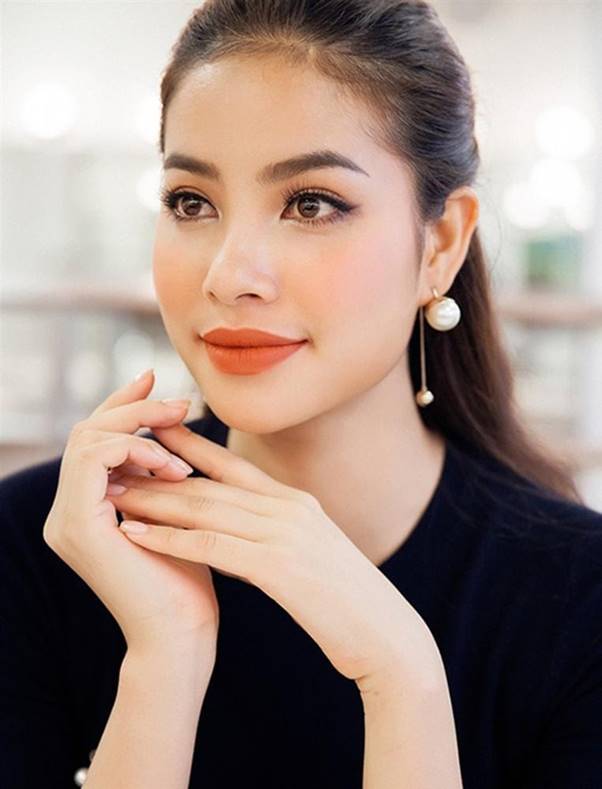 xu hướng chân mày 2021